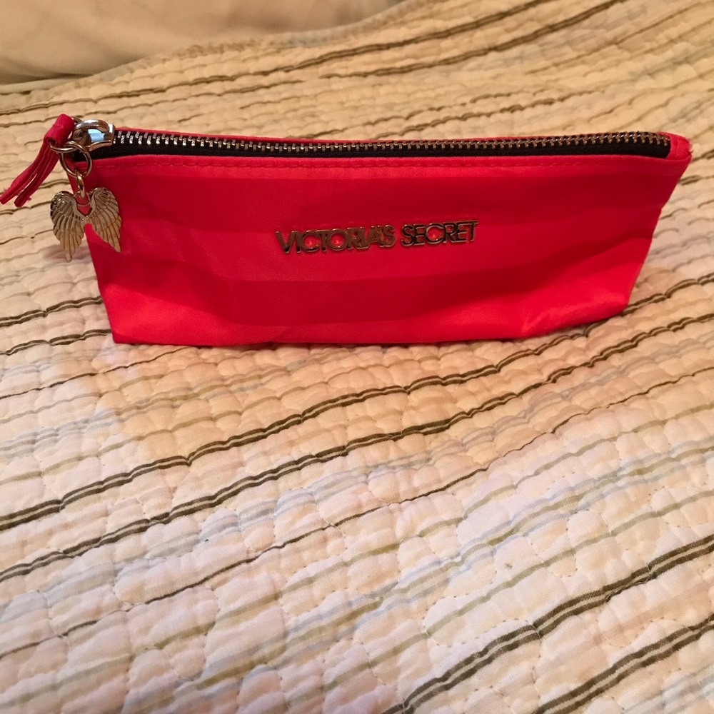Hot pink Victoria’s Secret beauty bag